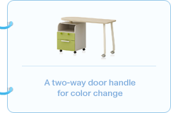 A two-way door handle for color change